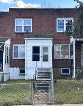 2851 Edgecombe Cir N in Baltimore, MD - Building Photo