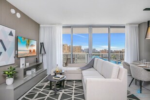 4010 S Ocean Dr in Hollywood, FL - Building Photo