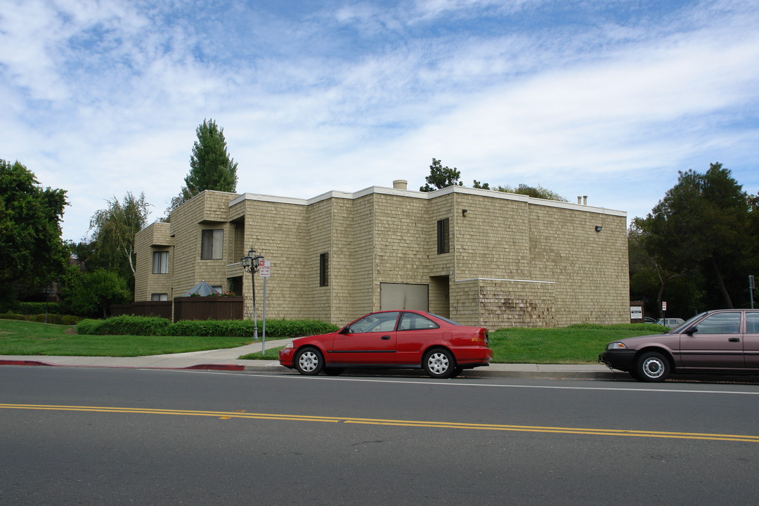 Peppertree in Pleasant Hill, CA - Foto de edificio