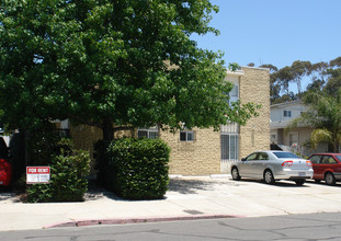 Barbara Manor in San Diego, CA - Building Photo - Building Photo