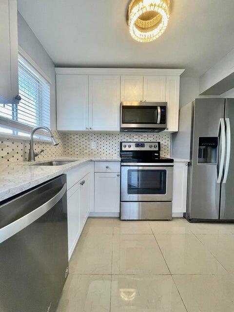 property at 1410 S Federal Hwy