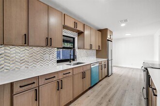 5230 Tyler St in Hollywood, FL - Building Photo - Building Photo
