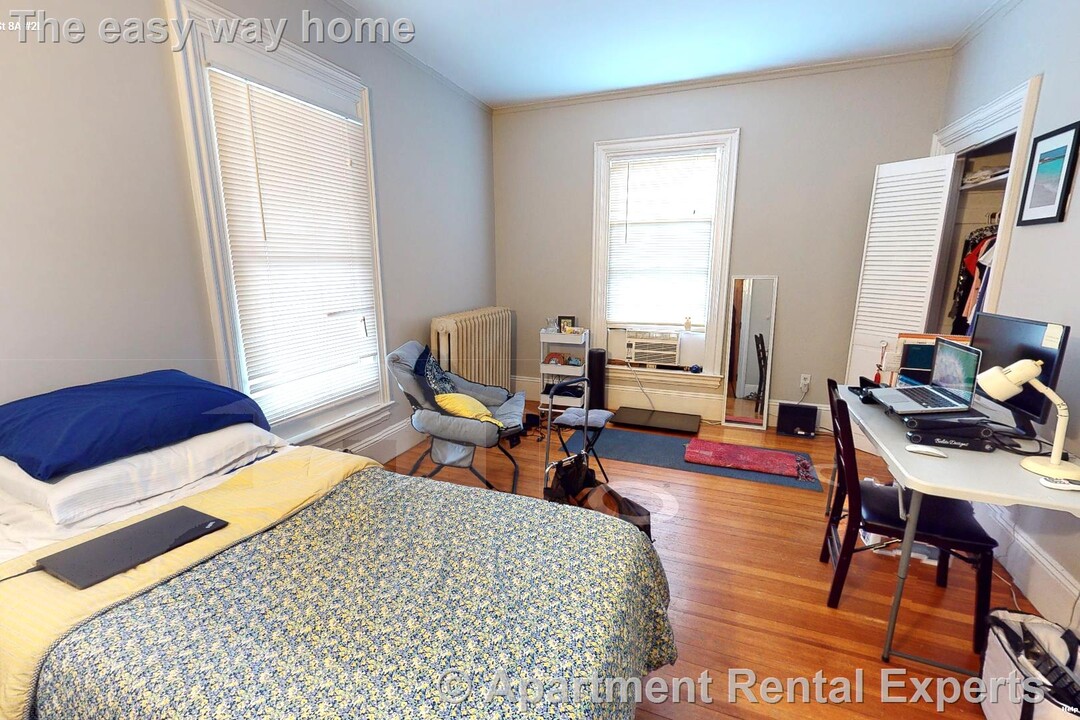 8 A Forest St in Cambridge, MA - Building Photo