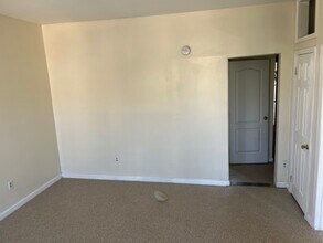 7xx E 214th St in Bronx, NY - Building Photo - Building Photo