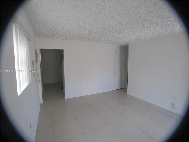 2510 NW 175th Terrace in Miami Gardens, FL - Building Photo - Building Photo