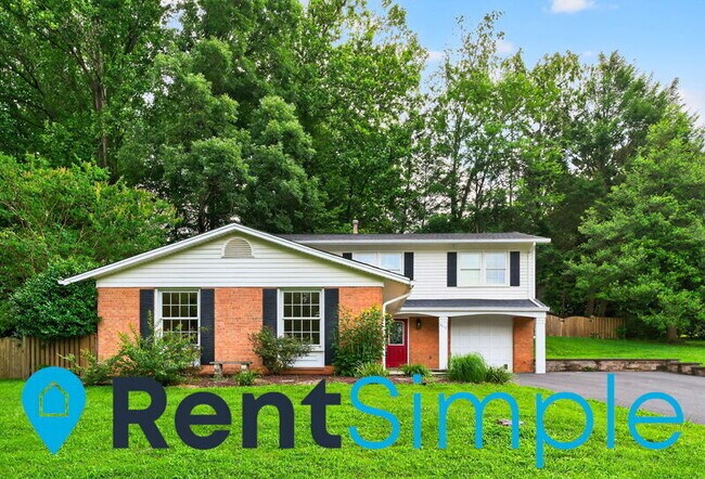 8618 Crestview Dr in Fairfax, VA - Building Photo - Building Photo