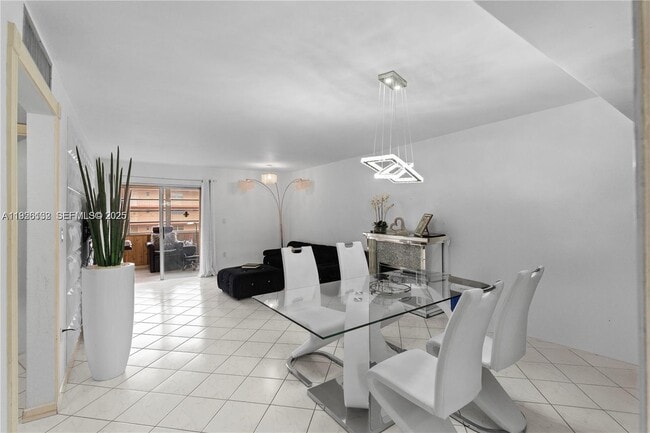 1810 W 56th St in Hialeah, FL - Building Photo - Building Photo