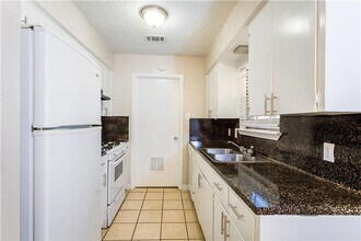 3004 Pecan Springs Rd in Austin, TX - Building Photo - Building Photo