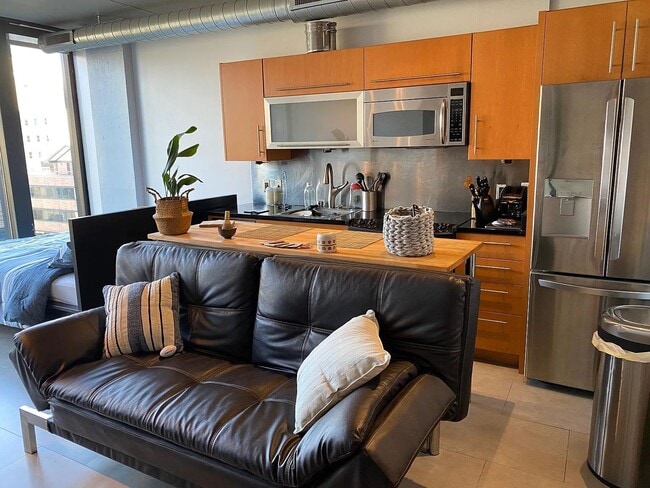 1133 14th St NW, Unit 905 in Washington, DC - Building Photo - Building Photo