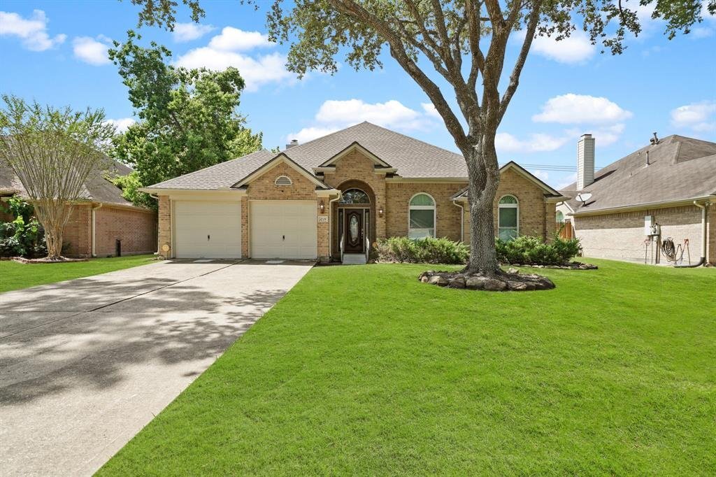 3730 Sunset Meadows Dr in Pearland, TX - Foto de edificio