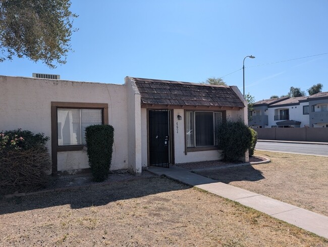 6604 N 46th Dr in Glendale, AZ - Building Photo - Building Photo