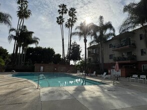 400 N Acacia Ave, Unit C-18 in Fullerton, CA - Foto de edificio - Building Photo