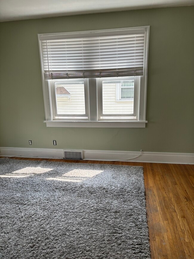 2747 La Salle Ave, Unit Lasalle Ave in Niagara Falls, NY - Building Photo - Building Photo