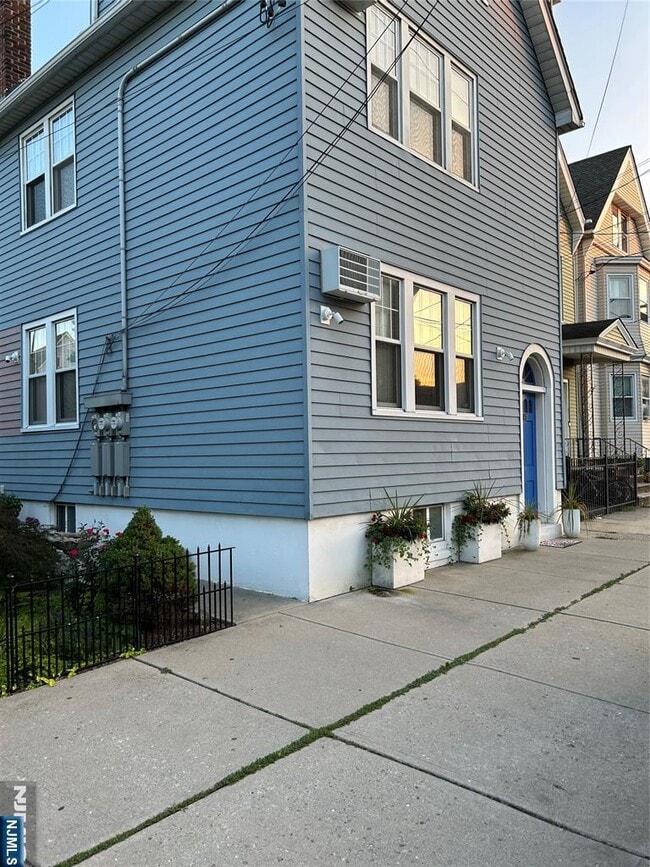 property at 415-417-417 Hamilton St