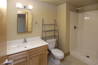 Kassenborg Apartments in Moorhead, MN - Building Photo - Interior Photo