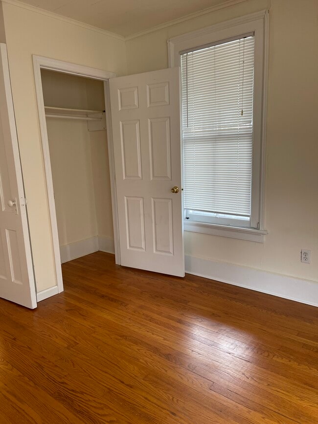59 Cliff St, Unit 1 in Shelton, CT - Building Photo - Building Photo