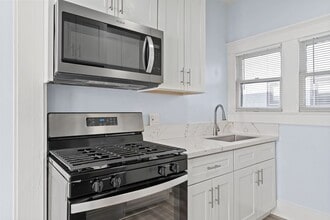 1049 E 5th St, Unit L in Long Beach, CA - Building Photo - Building Photo