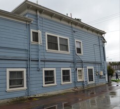 394 W San Fernando St in San Jose, CA - Foto de edificio - Building Photo