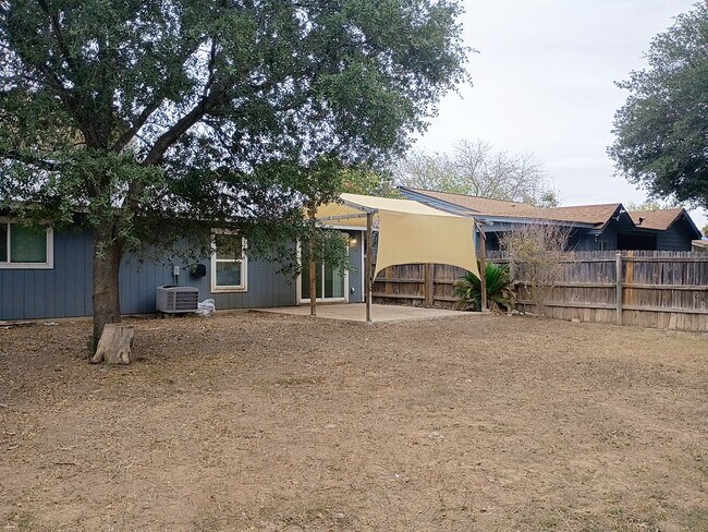 9742 Hidden Rock in San Antonio, TX - Building Photo - Building Photo