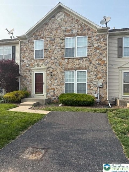 4395 Apple Blossom Dr in Center Valley, PA - Building Photo - Building Photo