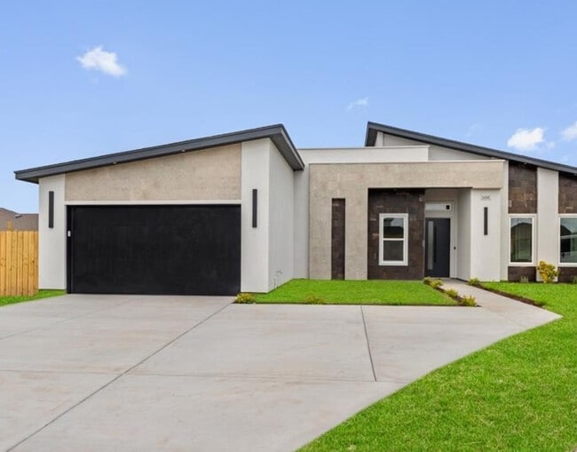 6108 Mackenna Dr in Brownsville, TX - Building Photo - Building Photo