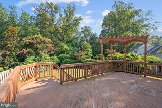 7515 Pleasant Way in Annandale, VA - Building Photo - Building Photo