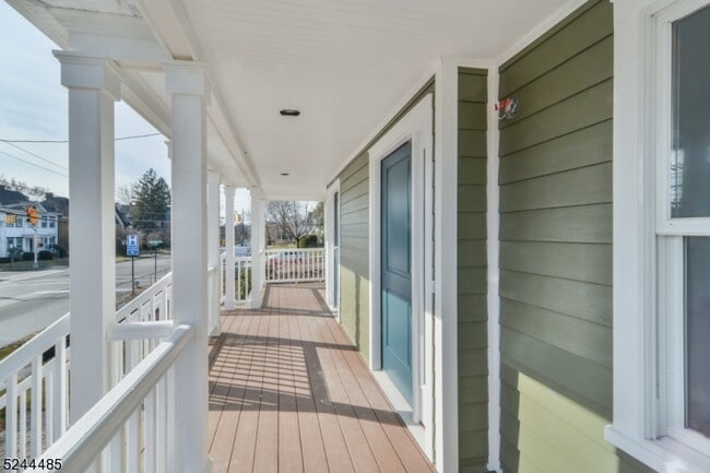 92 Grove St in Montclair, NJ - Building Photo - Building Photo