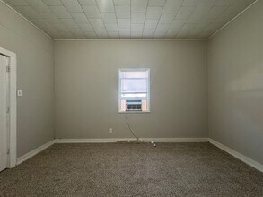 1306 Davis Ave in Johnston City, IL - Building Photo - Building Photo