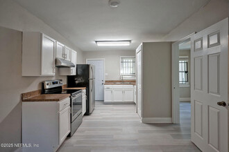 2036 W 11th St in Jacksonville, FL - Building Photo - Building Photo