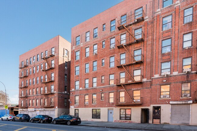 660 Southern Blvd in Bronx, NY - Foto de edificio - Building Photo