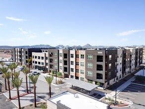 Refinery at Pointe17 in Phoenix, AZ - Foto de edificio - Building Photo
