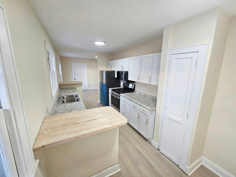 1923 Freeman St in Toledo, OH - Building Photo