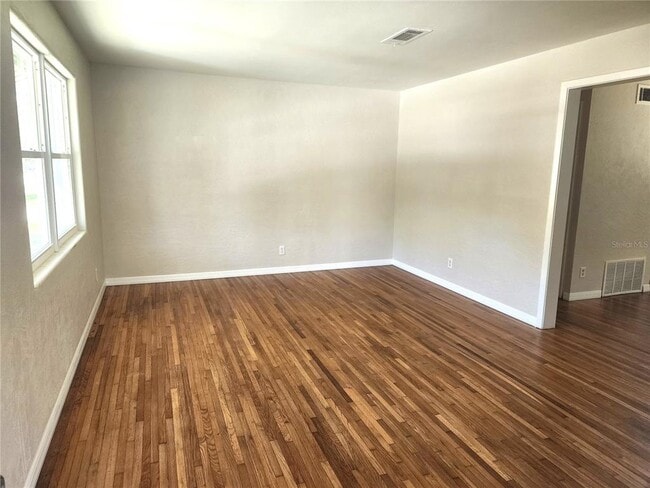 554 Miriam Ave in Daytona Beach, FL - Building Photo - Building Photo