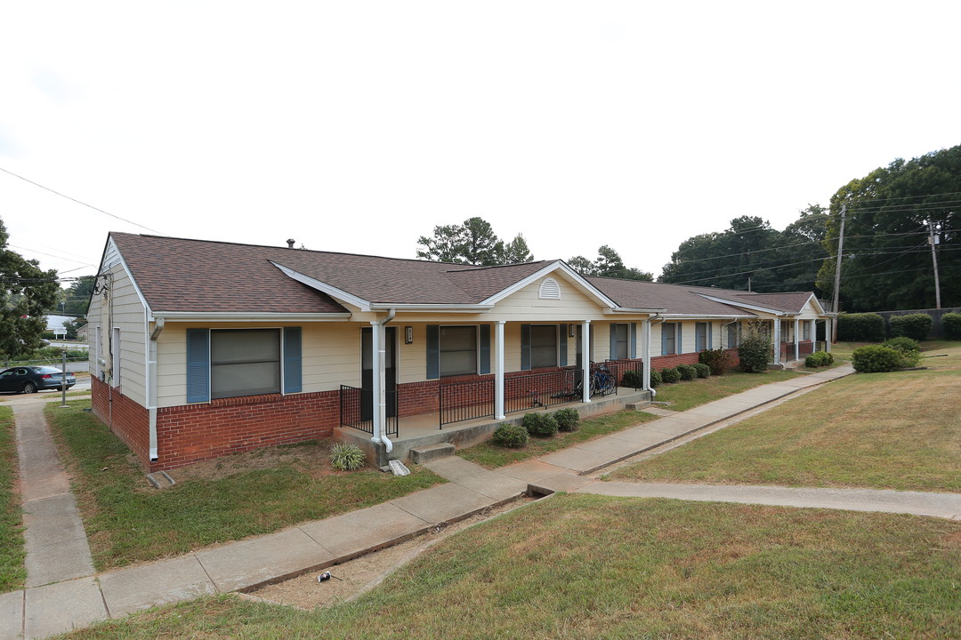 Sally Craig Apartments in Lawrenceville, GA - Building Photo