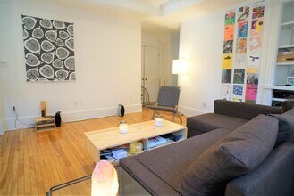 28 Healey St, Unit 1 in Cambridge, MA - Foto de edificio - Building Photo