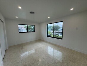 731 SE 5th Ave in Pompano Beach, FL - Building Photo - Building Photo