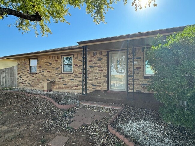 127 Blue Stem in Weatherford, OK - Building Photo - Building Photo