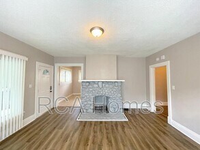 433 N Bradley Ave in Indianapolis, IN - Building Photo - Building Photo