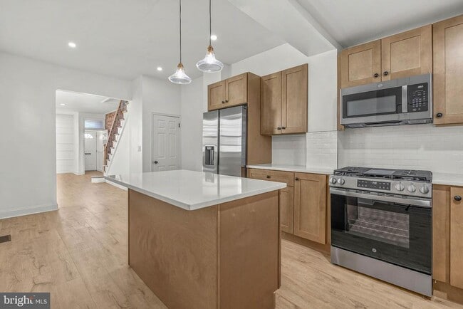 306 Mifflin St in Philadelphia, PA - Building Photo - Building Photo