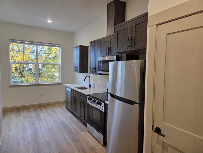 478 S Main St in Independence, OR - Building Photo - Building Photo