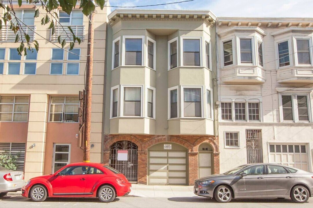 2222-2224-2224 Mason St in San Francisco, CA - Building Photo