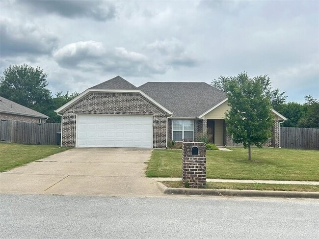 198 Alexandra Loop in Elkins, AR - Building Photo - Building Photo