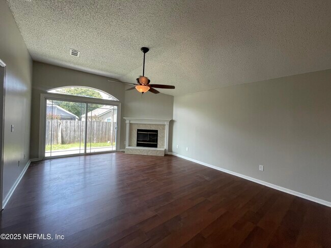 1138 Homard Blvd E in Jacksonville, FL - Building Photo - Building Photo