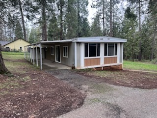 11032 Squirrel Creek Rd in Grass Valley, CA - Building Photo