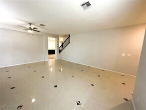 2566 Golden Bay Ct in Henderson, NV - Building Photo - Building Photo