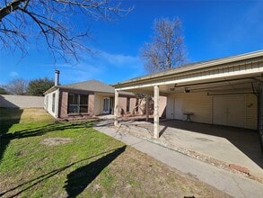 8319 Wind Veil Dr, Unit 1N in Houston, TX - Building Photo - Building Photo