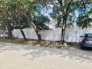 5908 Kiam St in Houston, TX - Building Photo - Building Photo