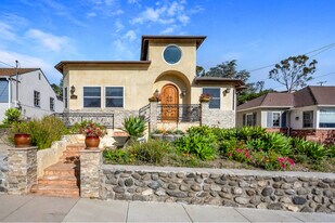 4316 Briggs Ave in Montrose, CA - Building Photo