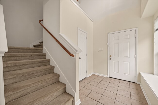 210 Drake Run Ln in Dickinson, TX - Building Photo - Building Photo