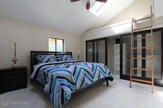 524 Eyak Dr in Anchorage, AK - Building Photo - Building Photo